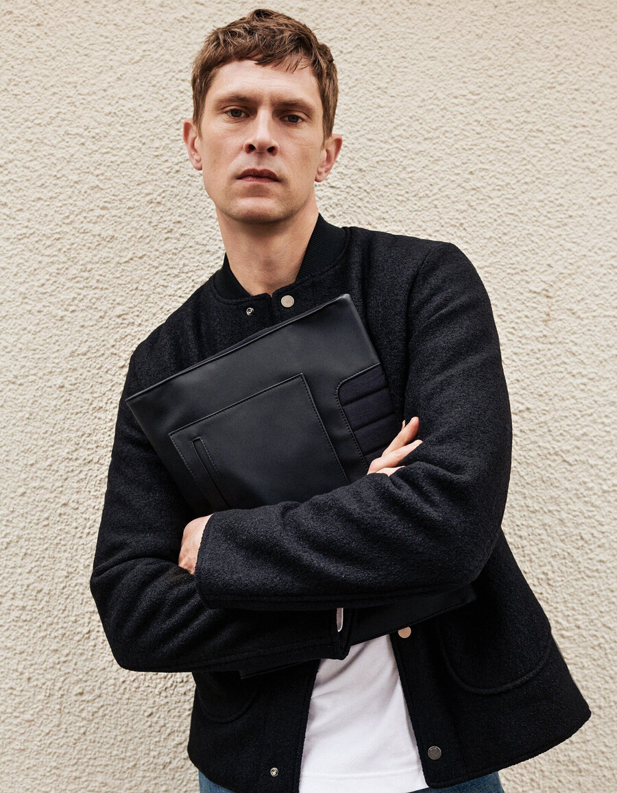 bolso clutch de nailon negro efecto goma para hombre