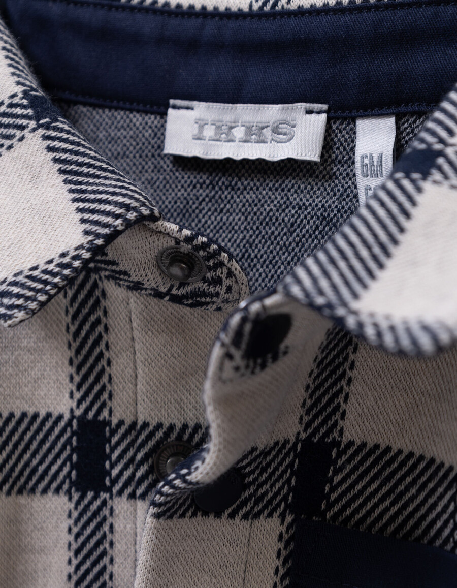 camisa color crudo con cuadros azul marino para bebé niño