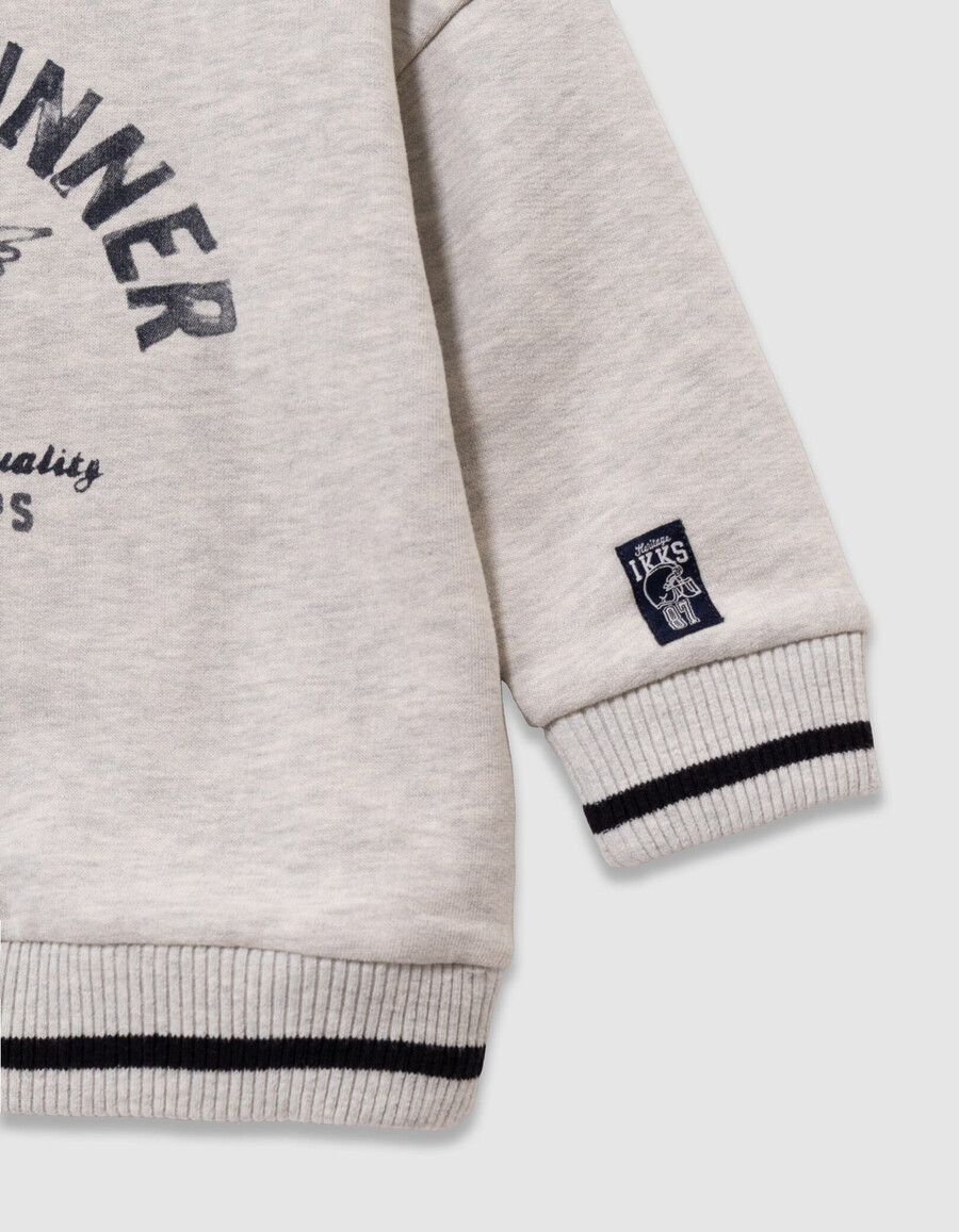 sudadera gris de algodón orgánico para niño imagen de zapato alado