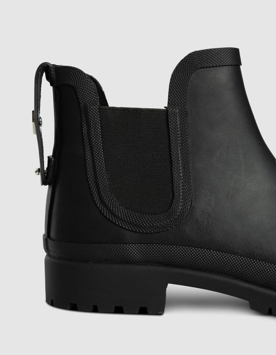 botas de lluvia chelsea negras para mujer con suela con tacos