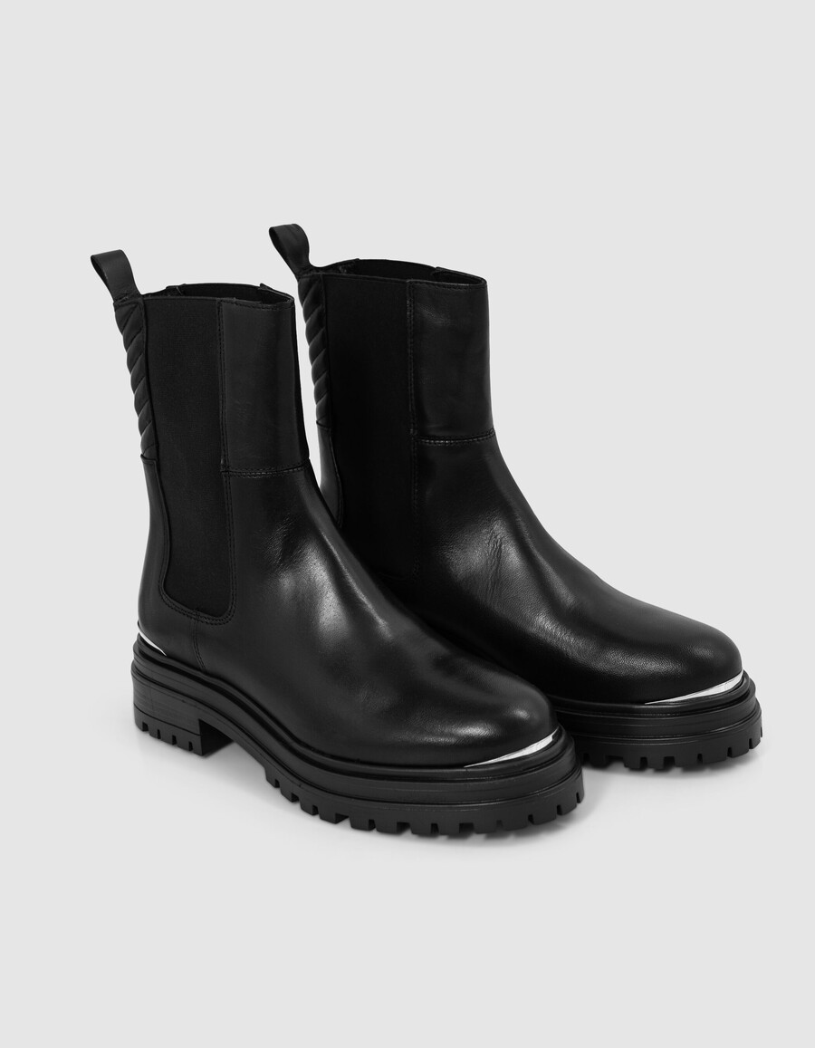 botas de cuero negras chelsa con pasador de metal para mujer