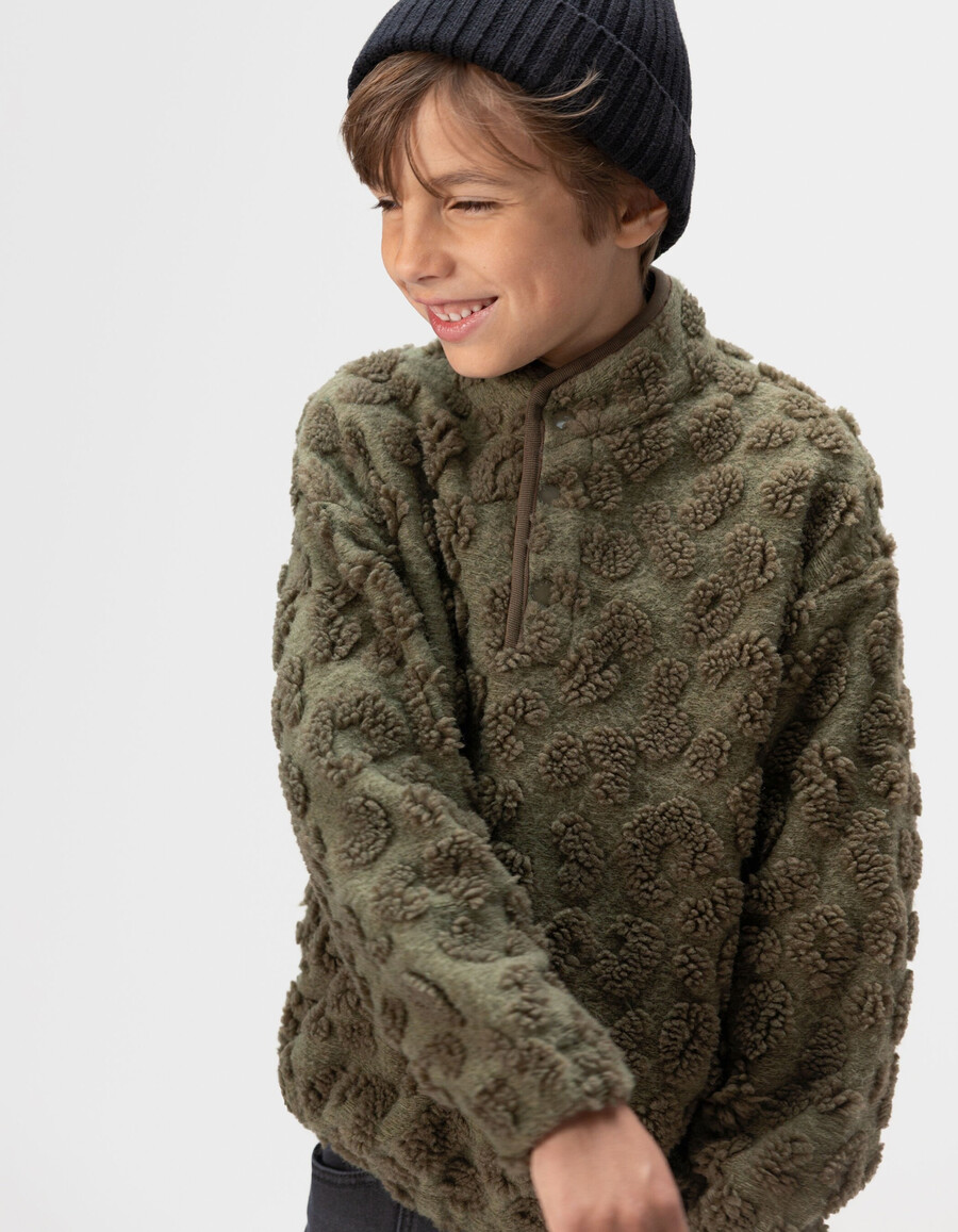 sudadera de jacquard sherpa con estampado de leopardo en color caqui para niño
