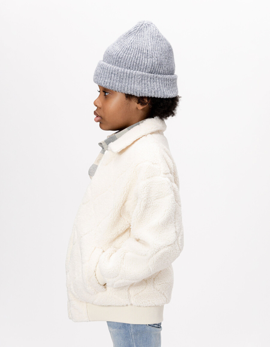 cárdigan con cremallera y acolchado de sherpa color crudo para niño
