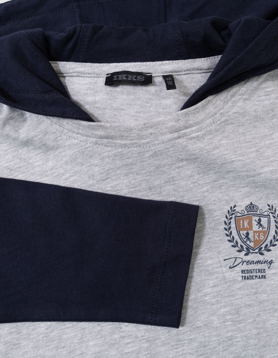 camiseta gris de algodón orgánico para niño mangas con efecto trampantojo