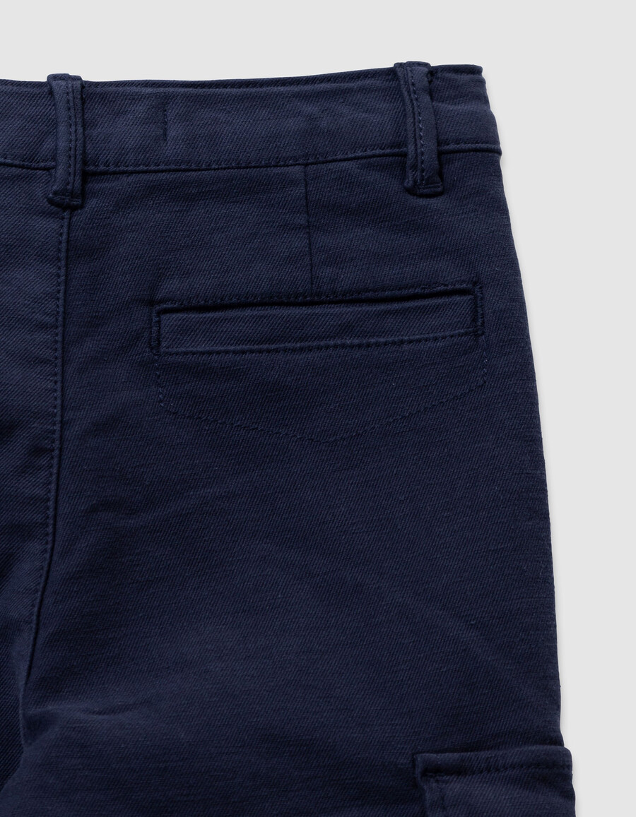 pantalones rectos estilo cargo azul marino para niño