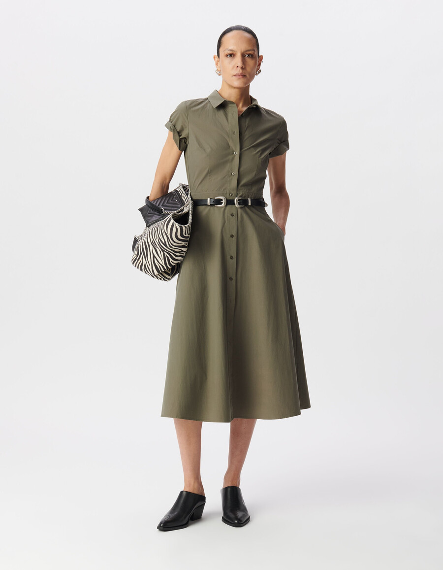 vestido camisero midi con cinturón color caqui