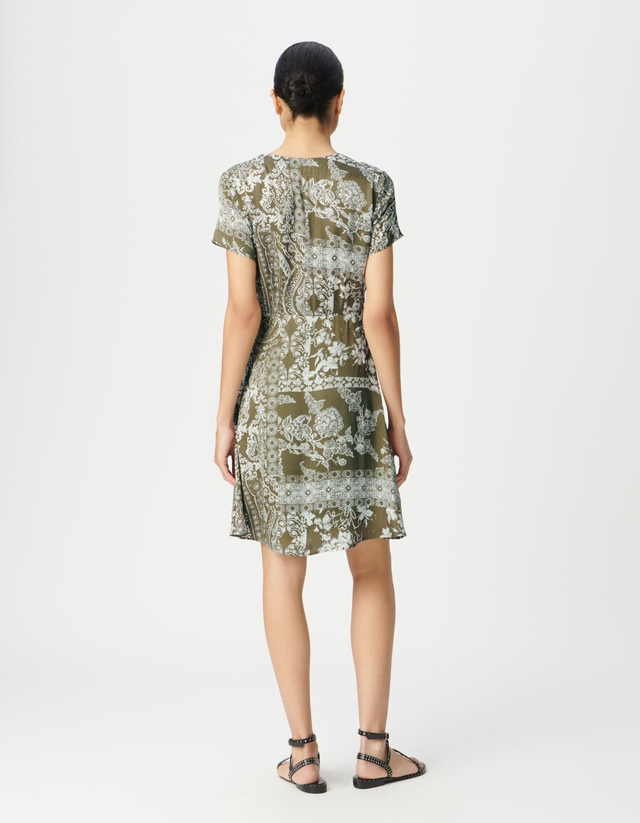 vestido fluido color caqui para mujer con estampado de bufanda