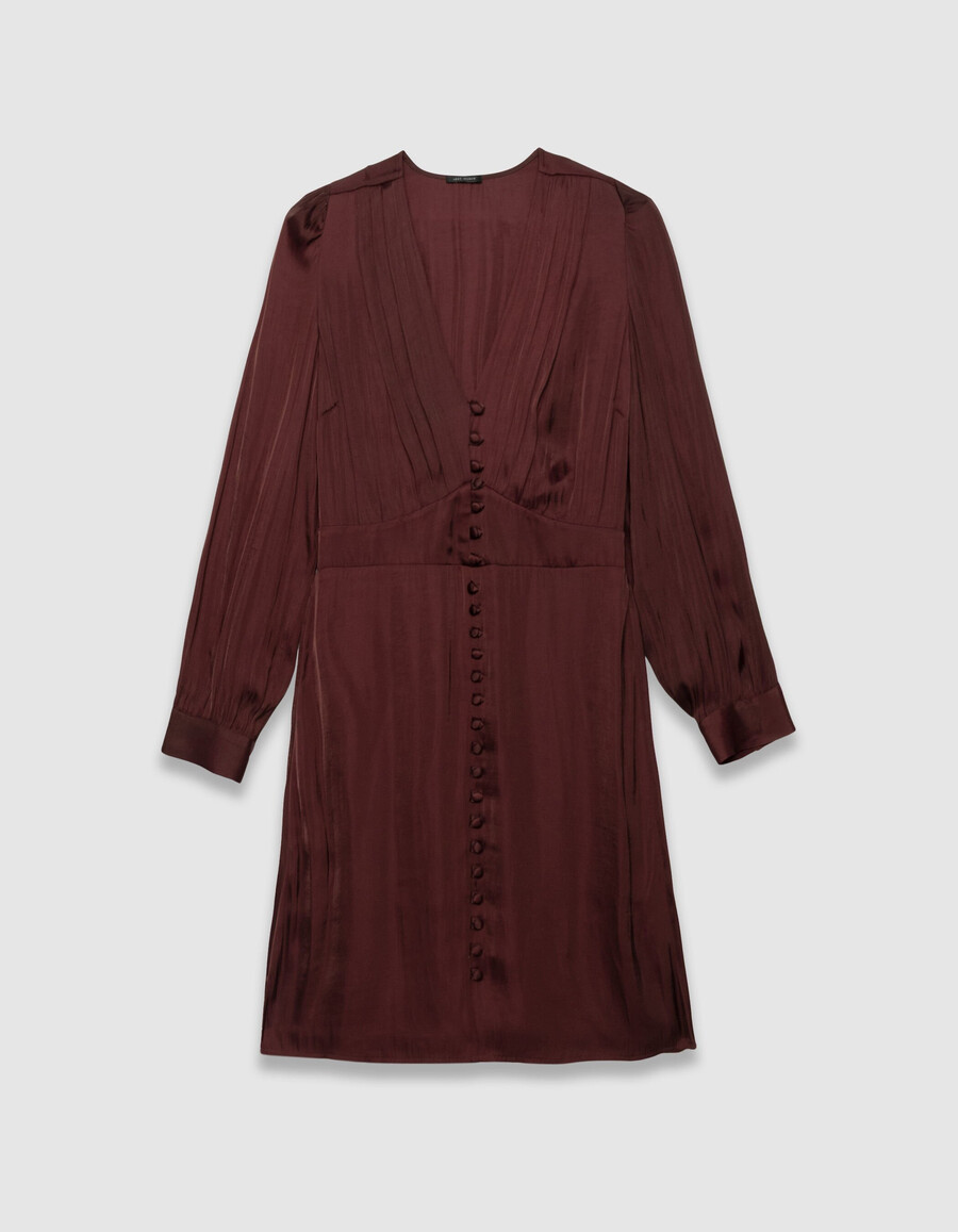 vestido burdeos de mujer con botones forrados