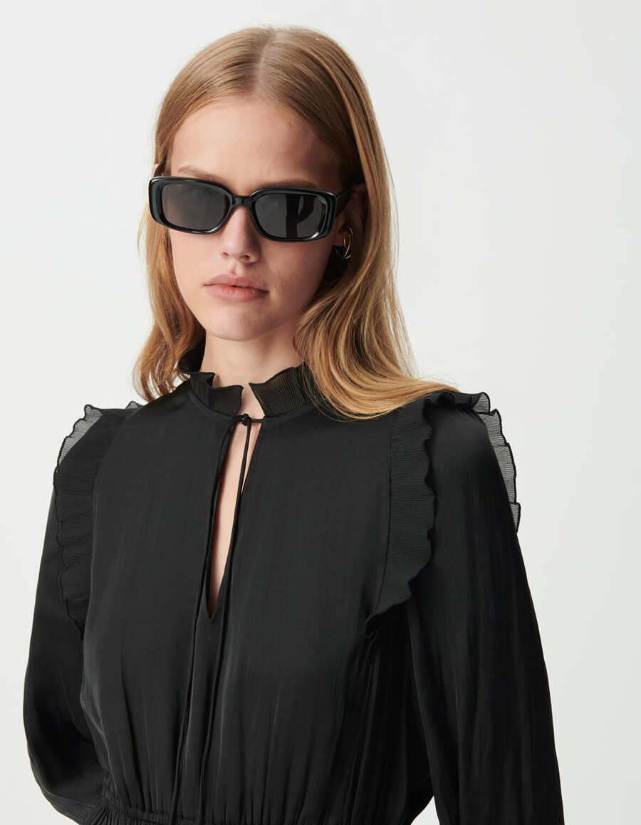 vestido de satén negro arrugado para mujer con volantes plisados