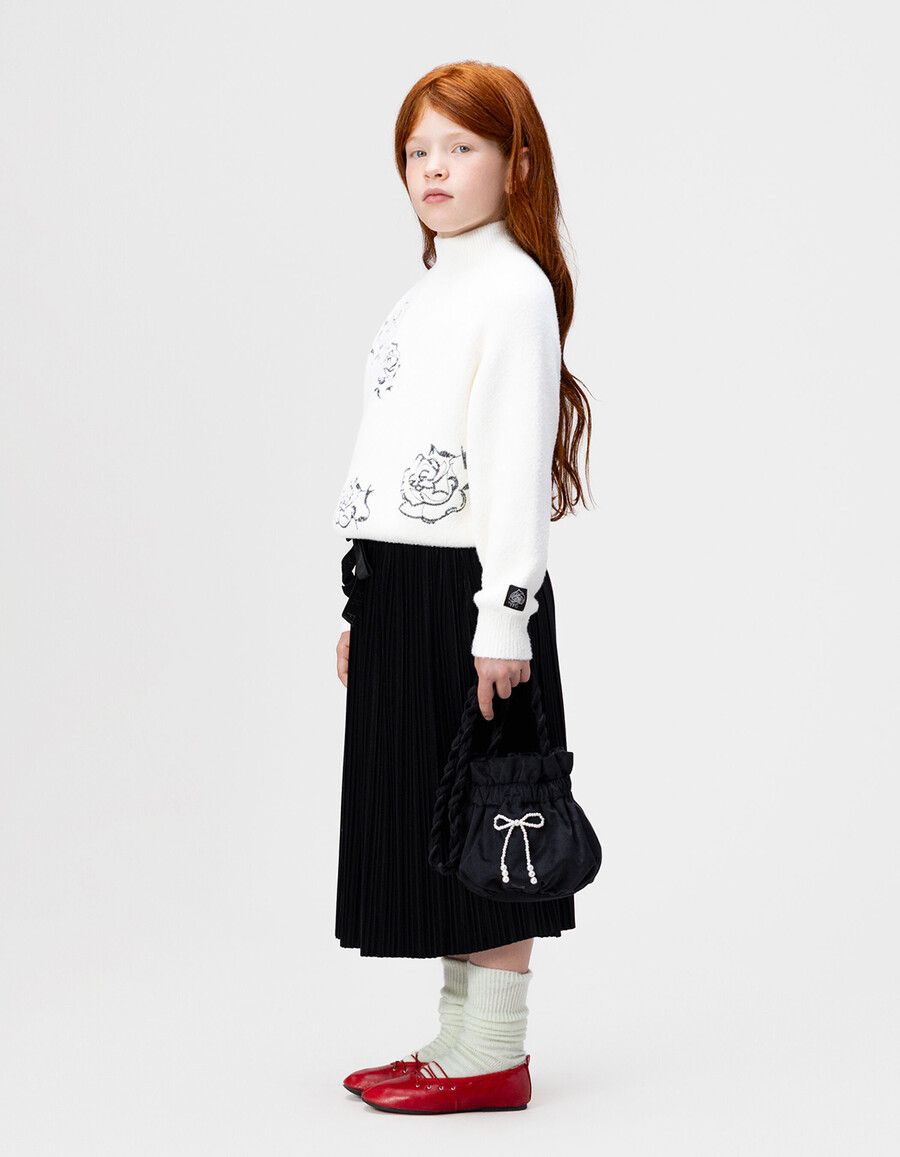 bolso tipo cubo de terciopelo panne negro para niña