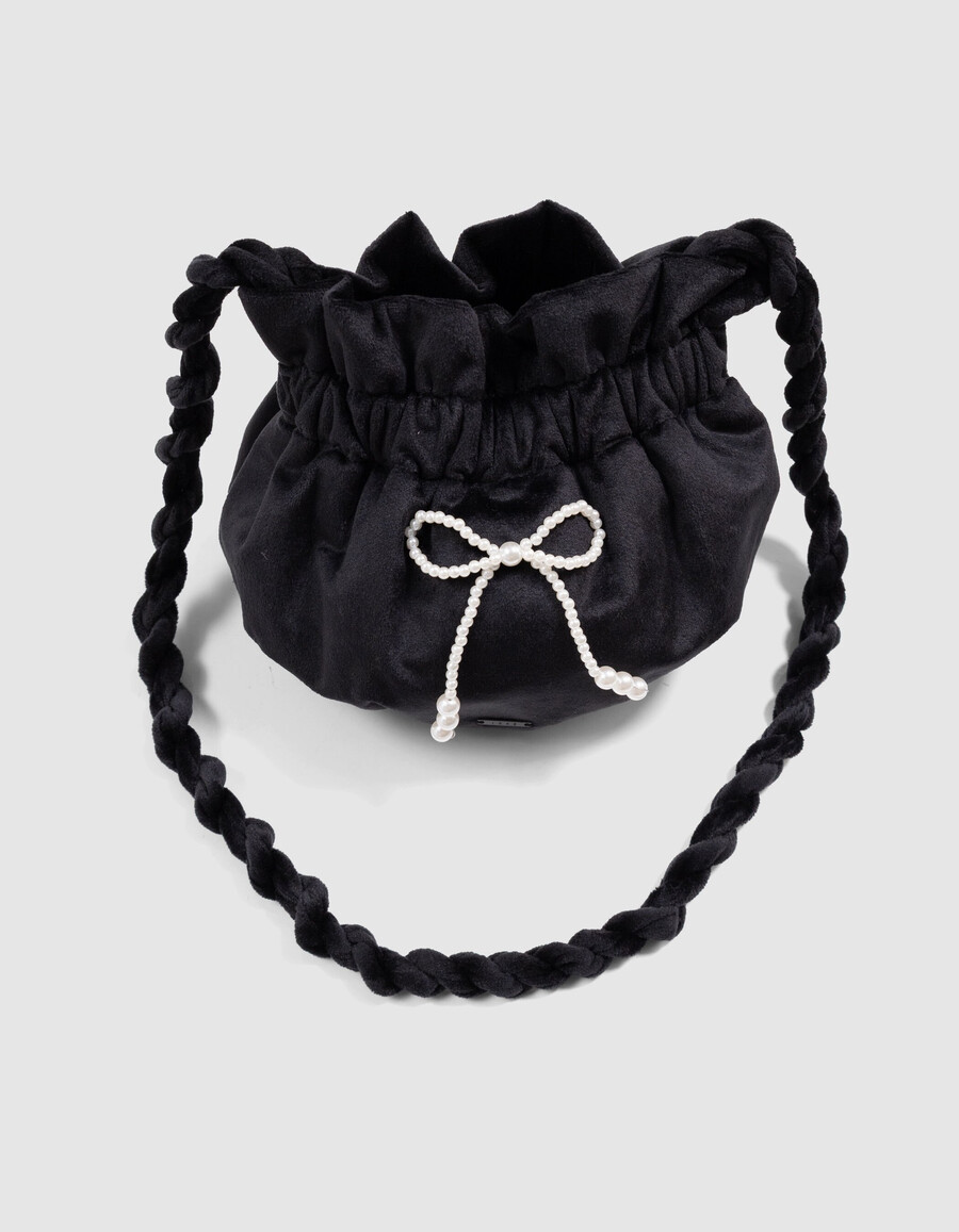 bolso tipo cubo de terciopelo panne negro para niña