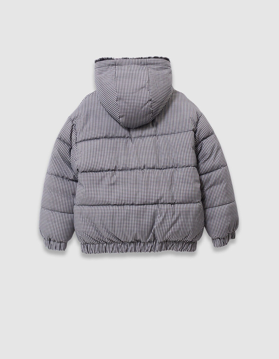 chaqueta acolchada reversible de pata de gallo y sherpa negra para niña