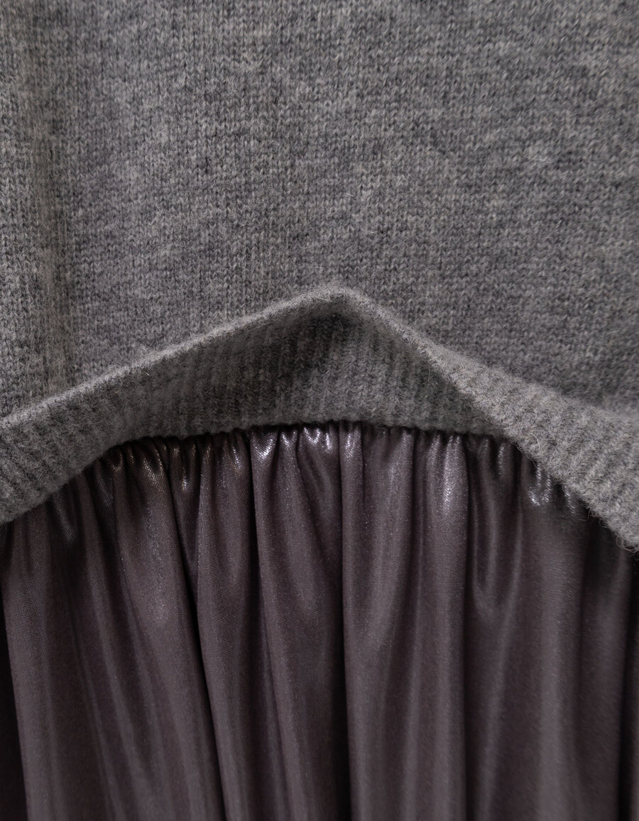vestido de niña en tejido mixto de punto y lamé gris