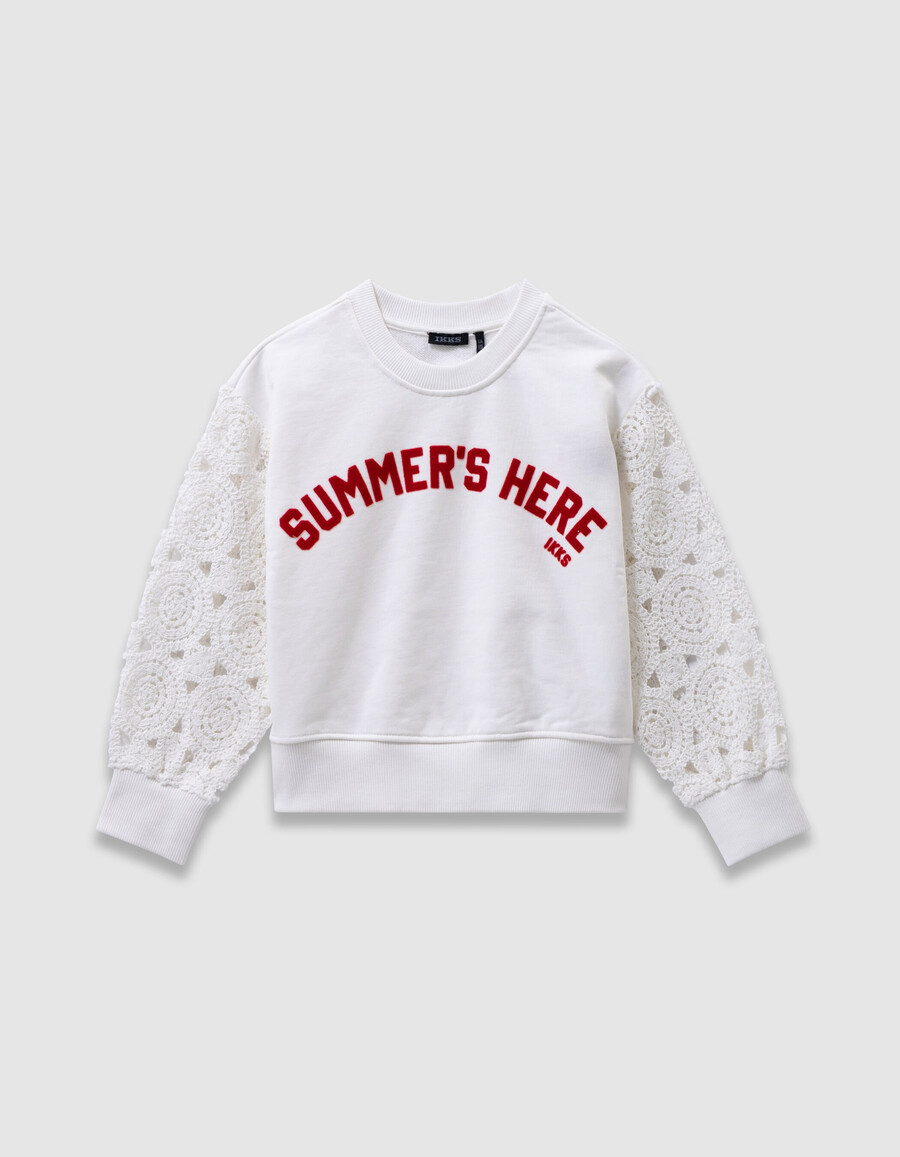 sudadera blanca para niña con mangas de crochet caladas
