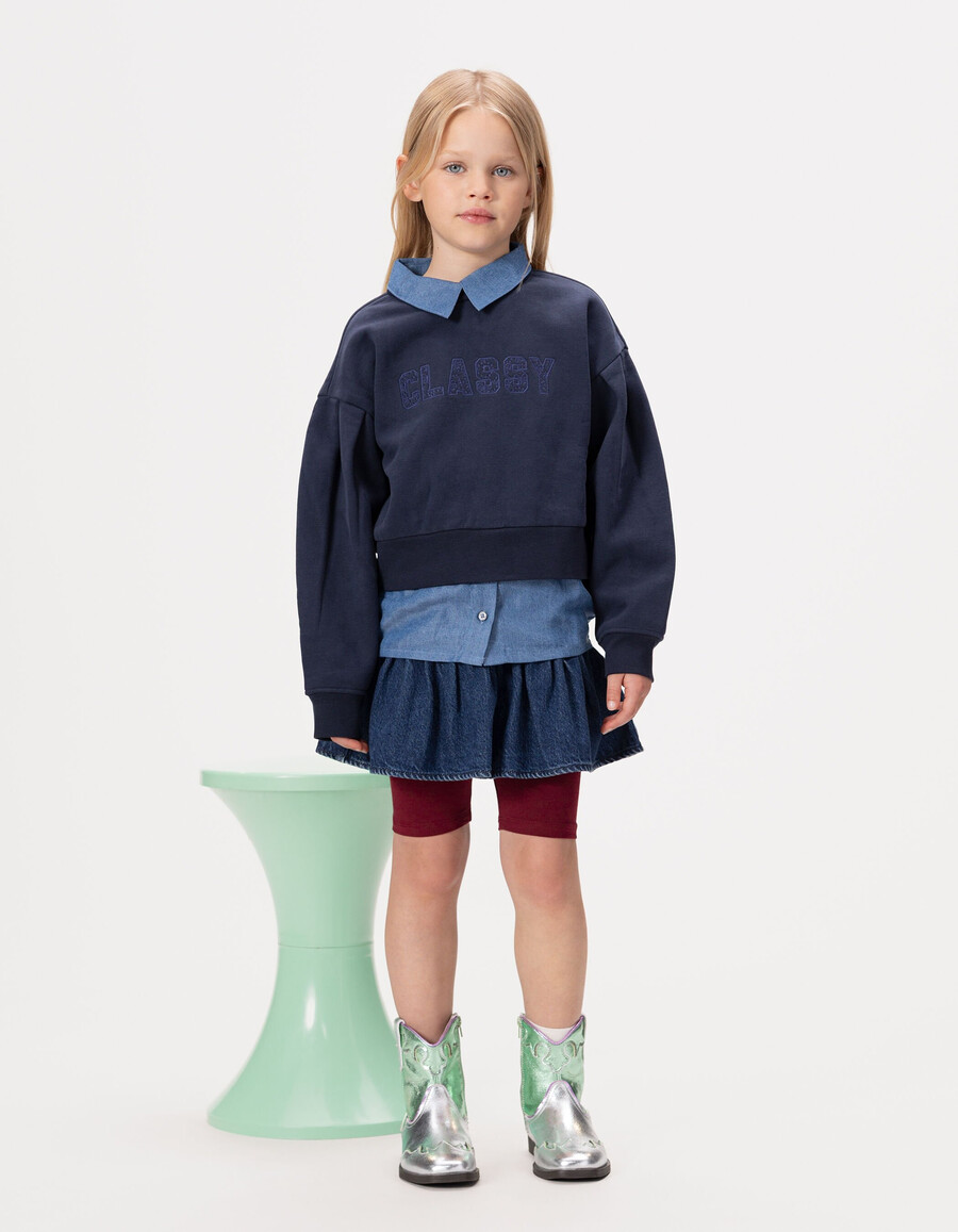 sudadera azul marino con estampado de trampantojo para niña