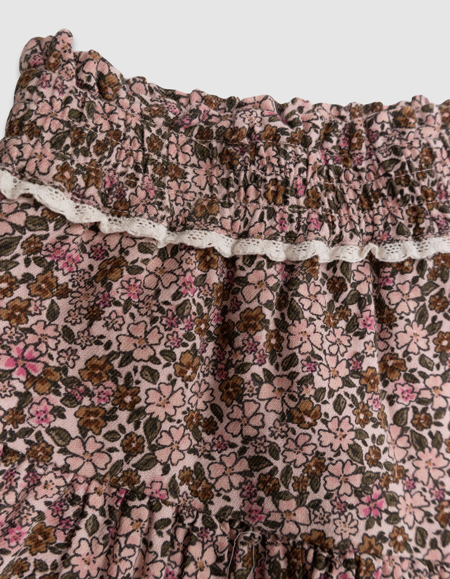 falda corta rosa para niña con estampado de flores otoñales