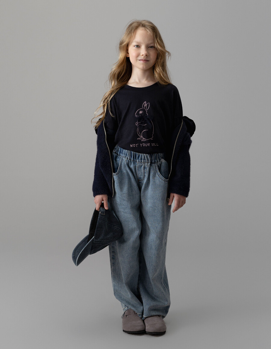 camiseta de algodón orgánico azul marino para niña con estampado de conejo y lazo 3d