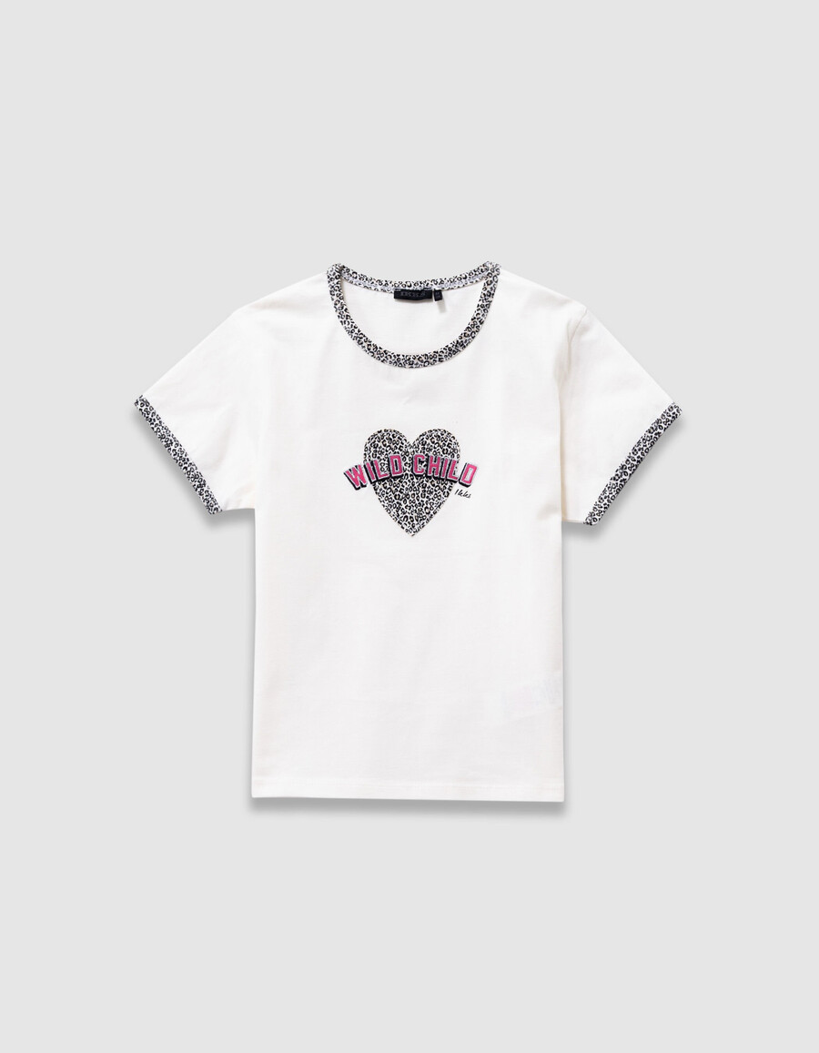 camiseta de algodón orgánico color crudo para niña con estampado de lazo de leopardo