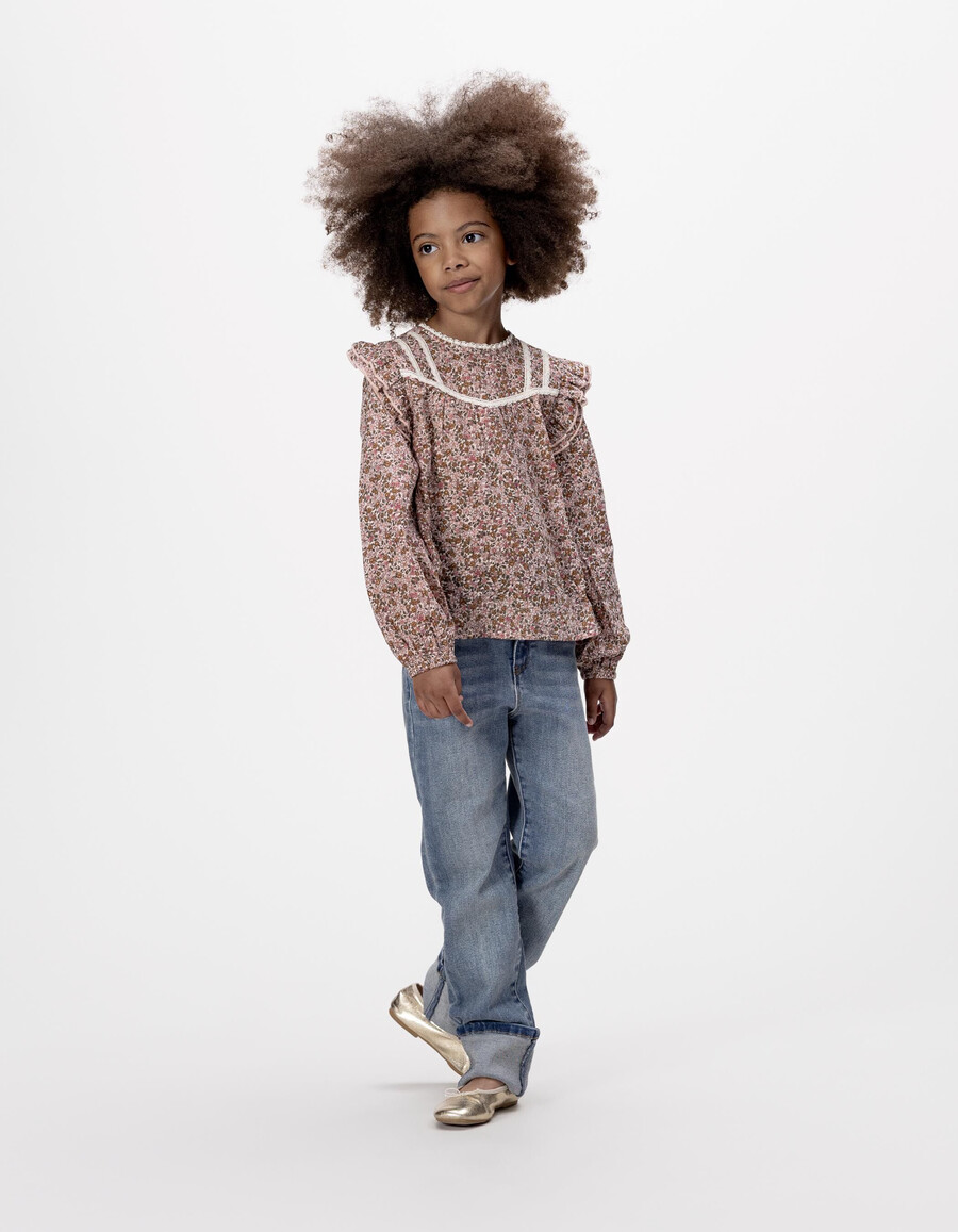 blusa rosa para niña con estampado de flores otoñales