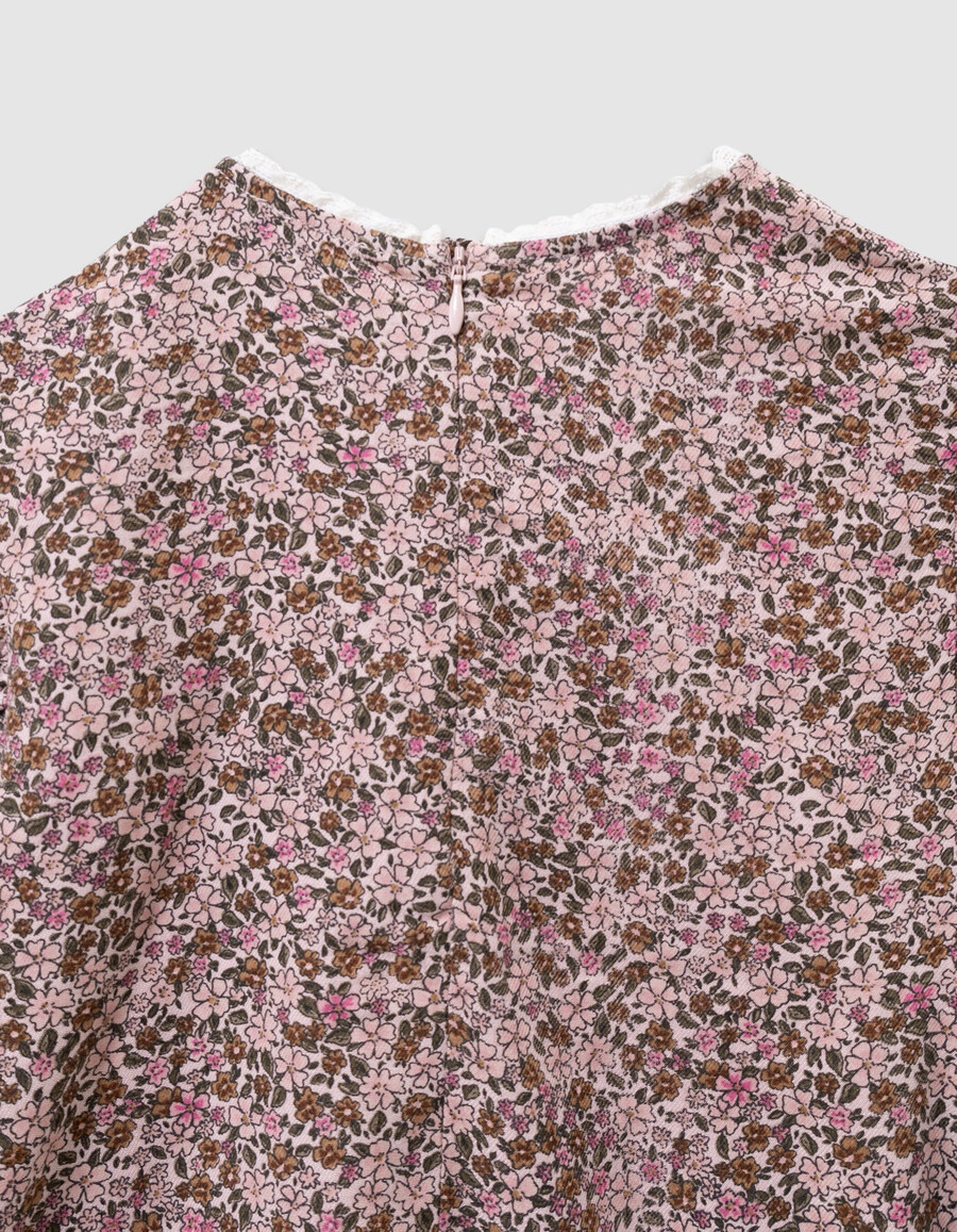 blusa rosa para niña con estampado de flores otoñales