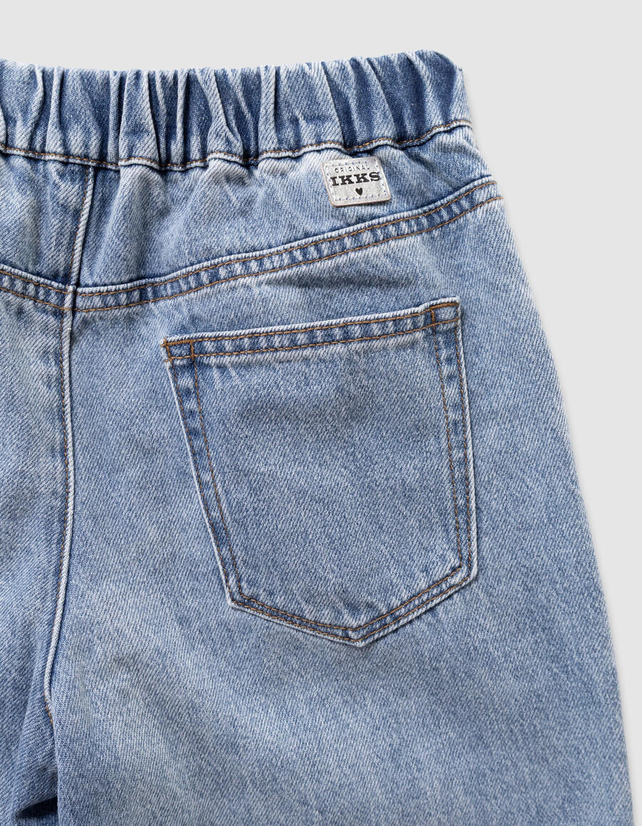 vaqueros azules con cintura elástica para niña