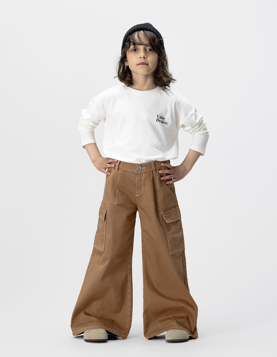 vaqueros anchos estilo cargo color camel para niña