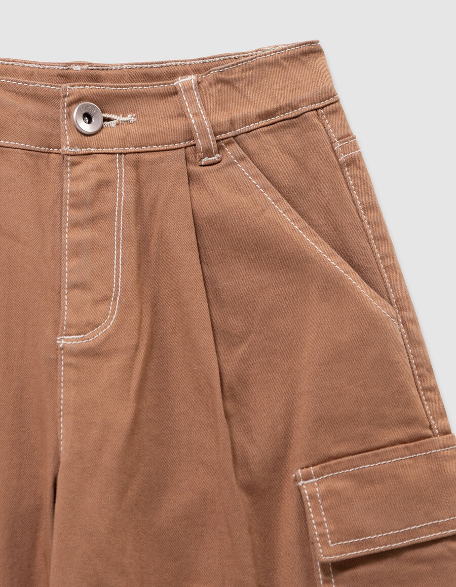 vaqueros anchos estilo cargo color camel para niña