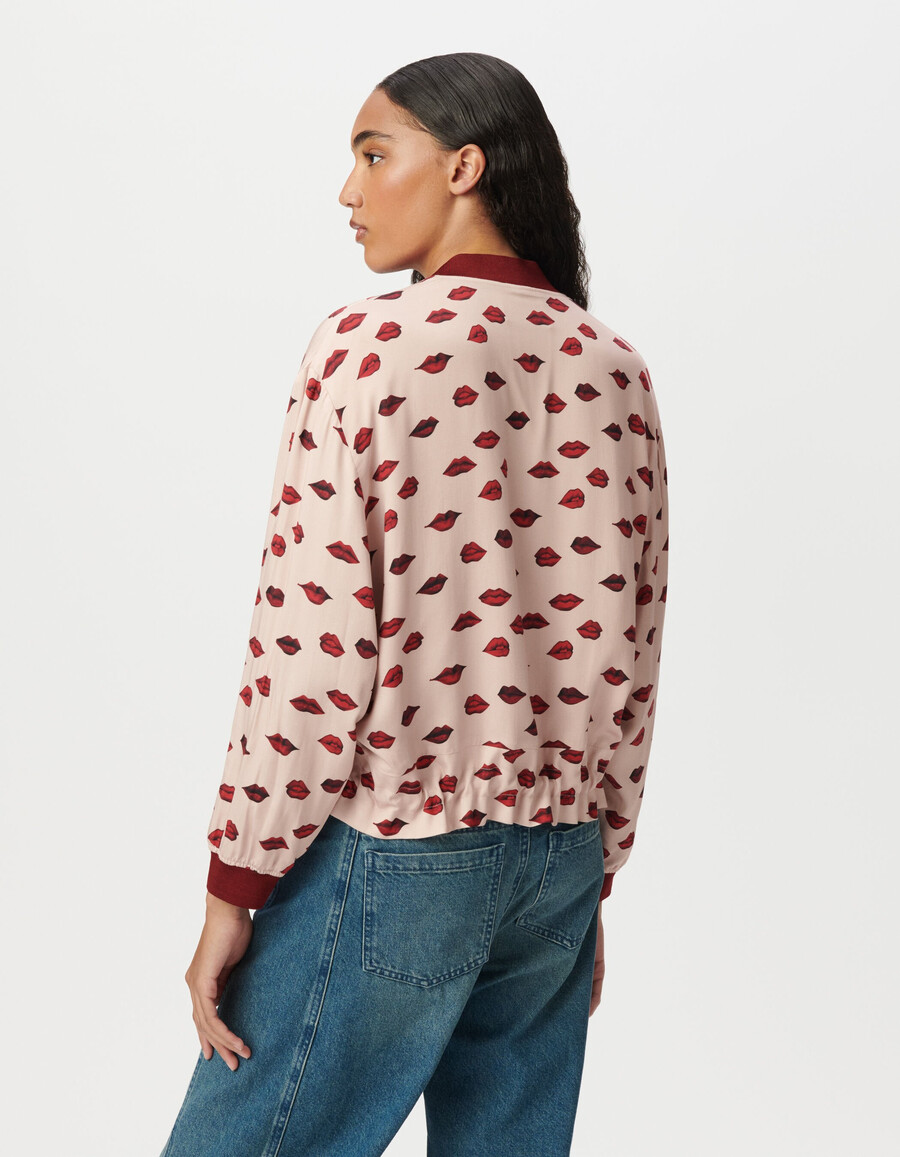 chaqueta bomber de satén rosa para mujer con estampado de boca