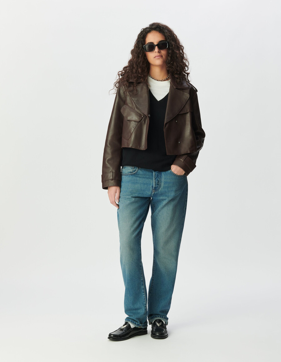 chaqueta corta estilo gabardina de cuero marrón para mujer