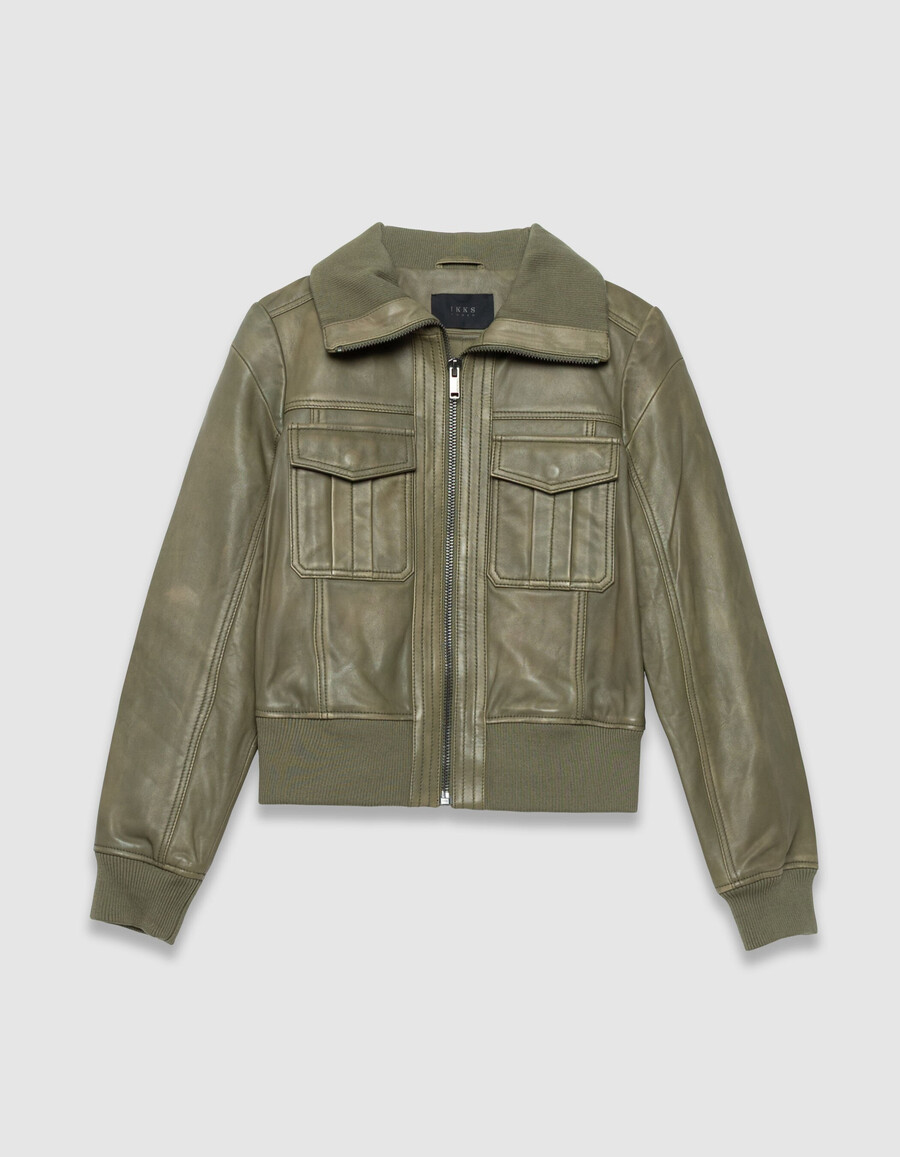 chaqueta corta de cuero color caqui descolorido para mujer
