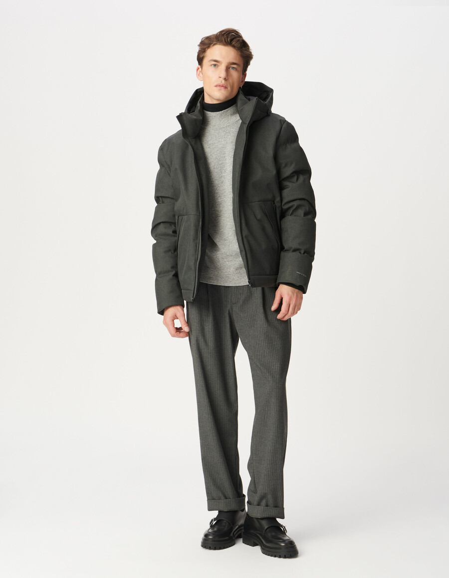 chaqueta acolchada con capucha impermeable gris para hombre