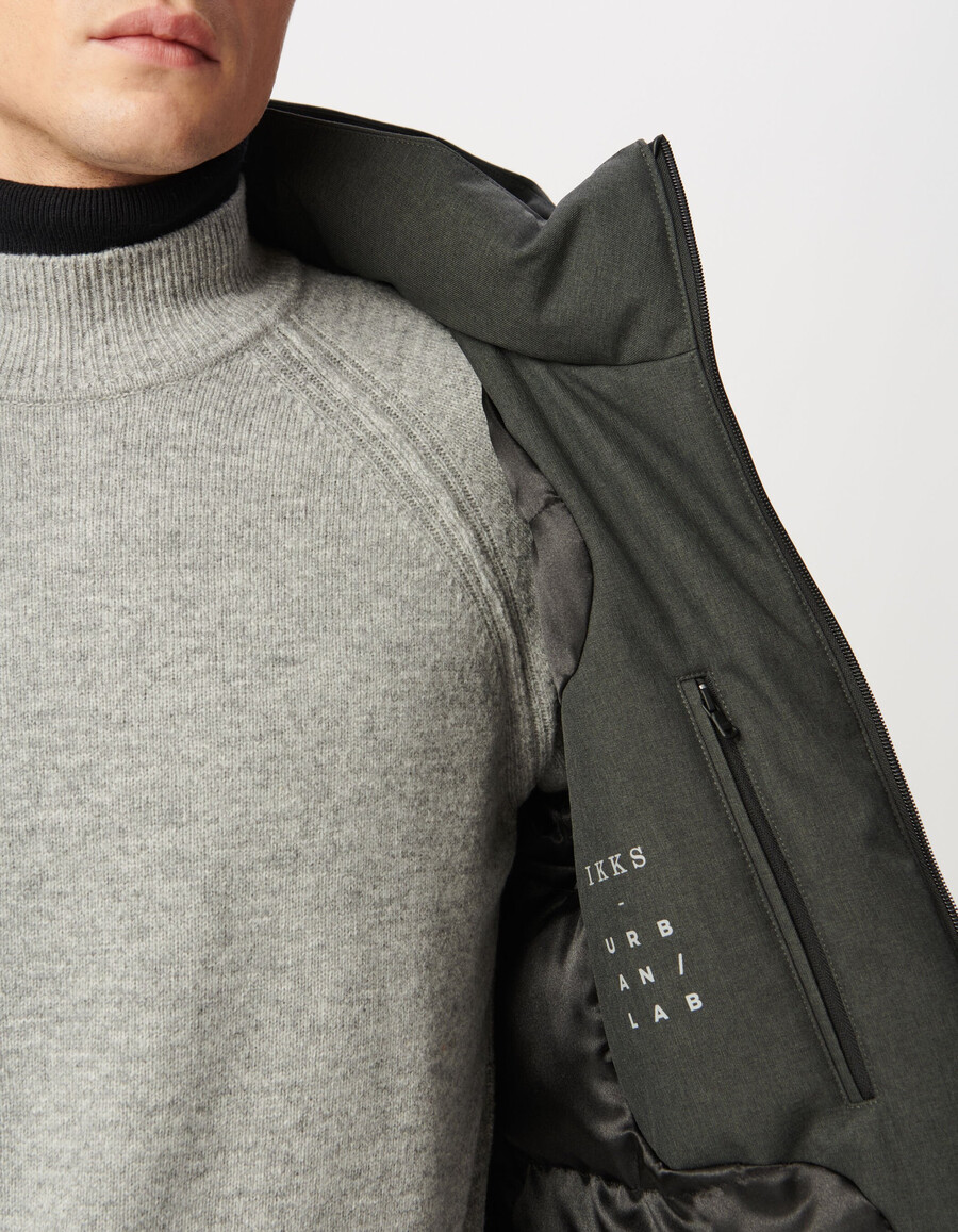 chaqueta acolchada con capucha impermeable gris para hombre