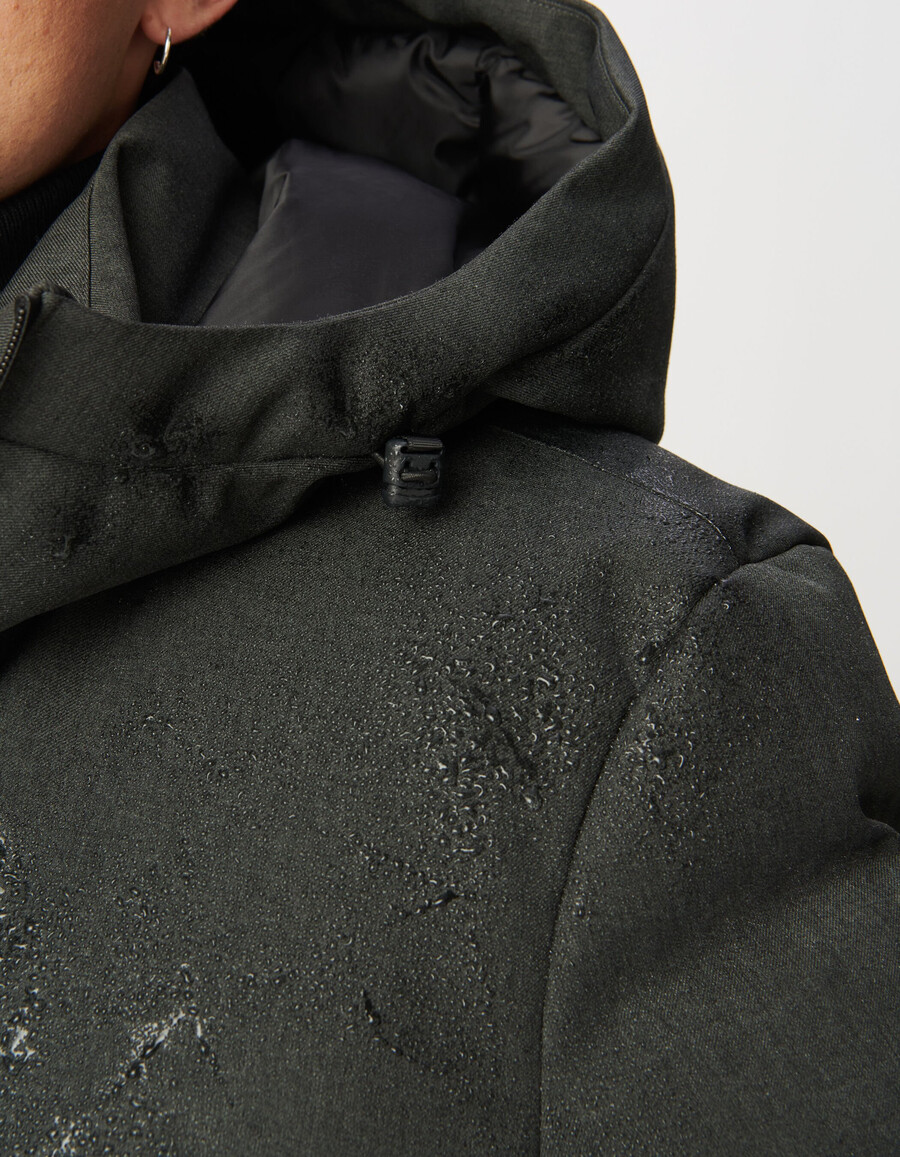 chaqueta acolchada con capucha impermeable gris para hombre