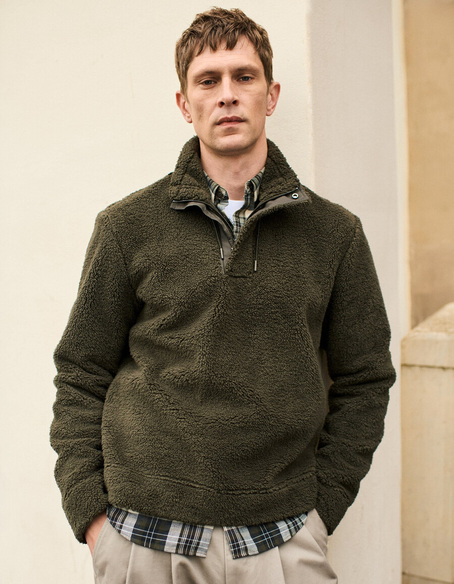 sudadera de punto sherpa caqui con cuello con cremallera para hombre