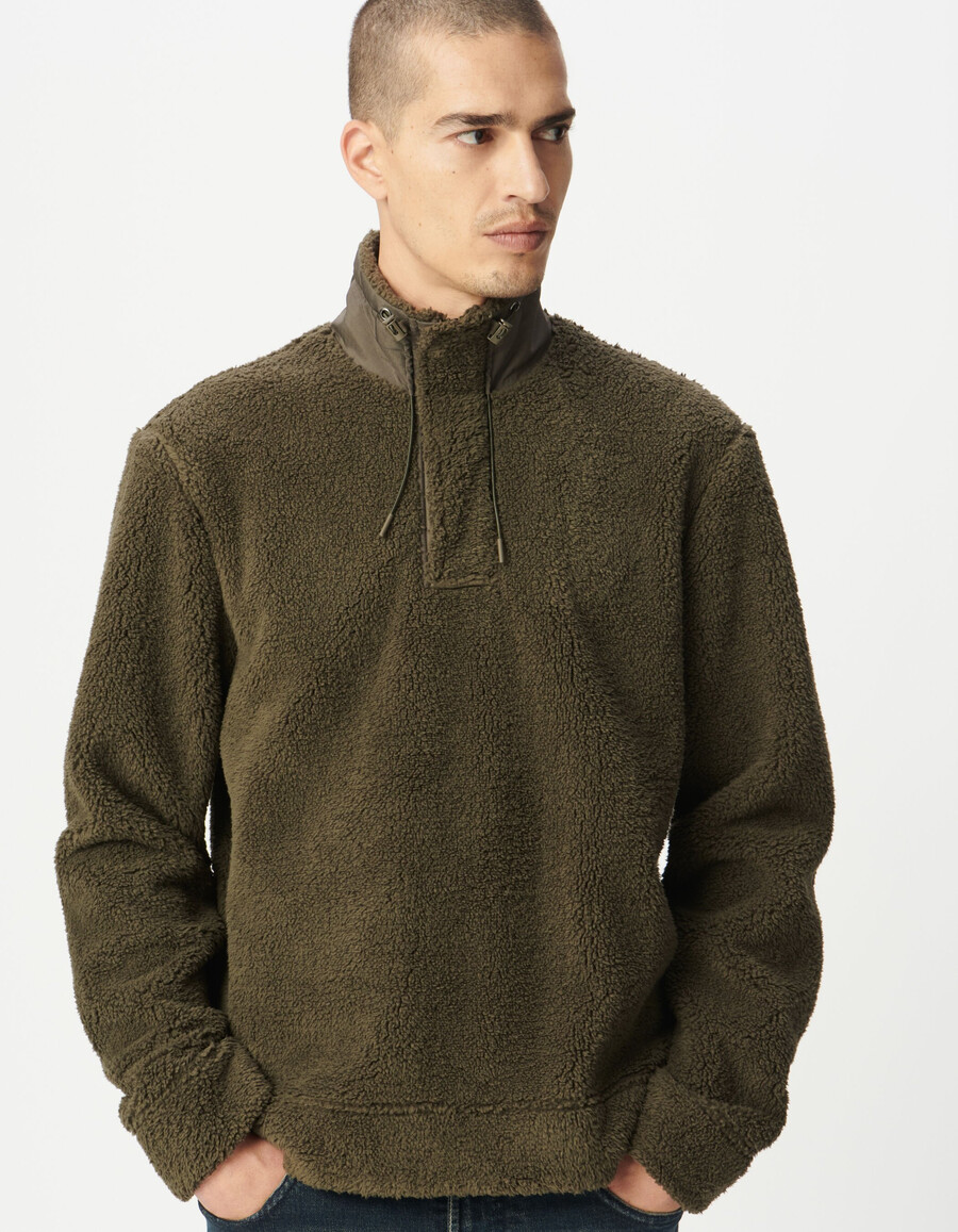 sudadera de punto sherpa caqui con cuello con cremallera para hombre