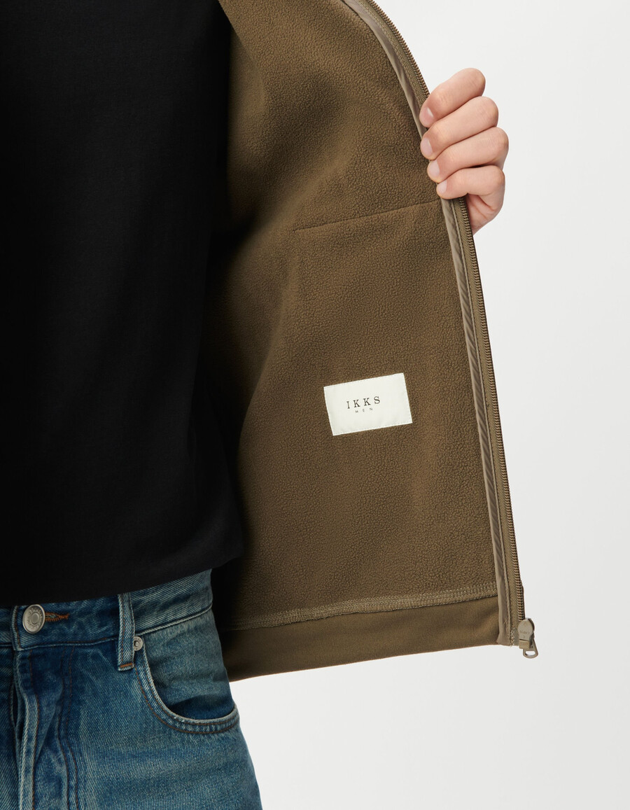 cárdigan con capucha impermeable y transpirable para hombre en beige