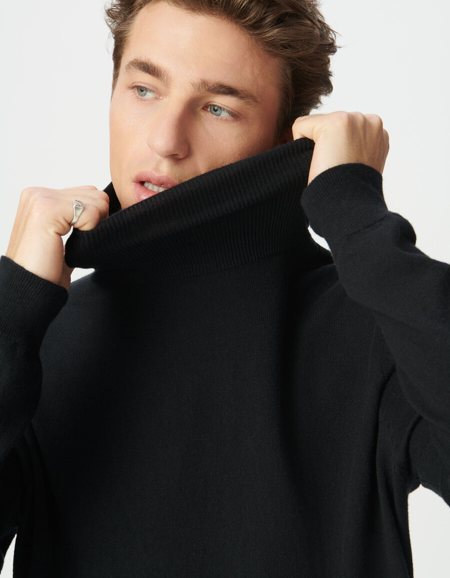 suéter de cuello alto de punto de cachemira y algodón negro para hombre