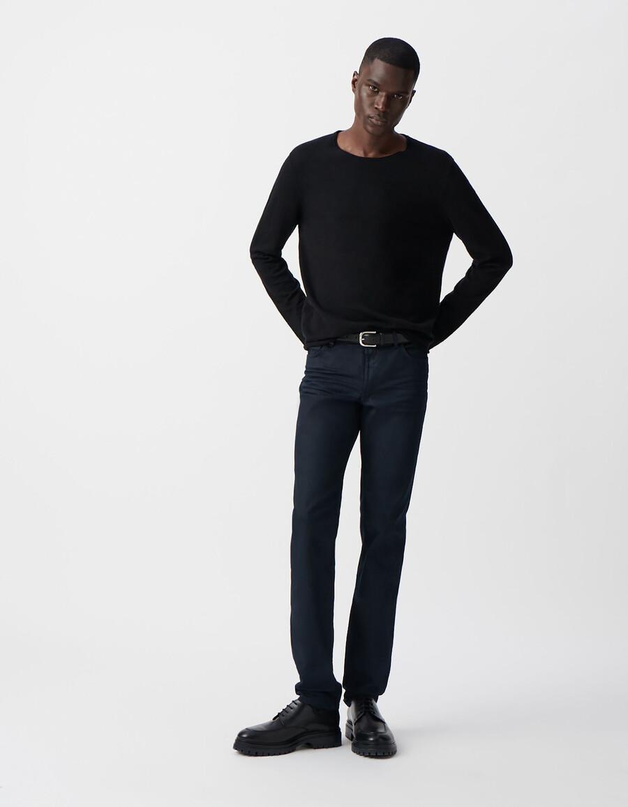 suéter negro de punto fino con bordes enrollados para hombre