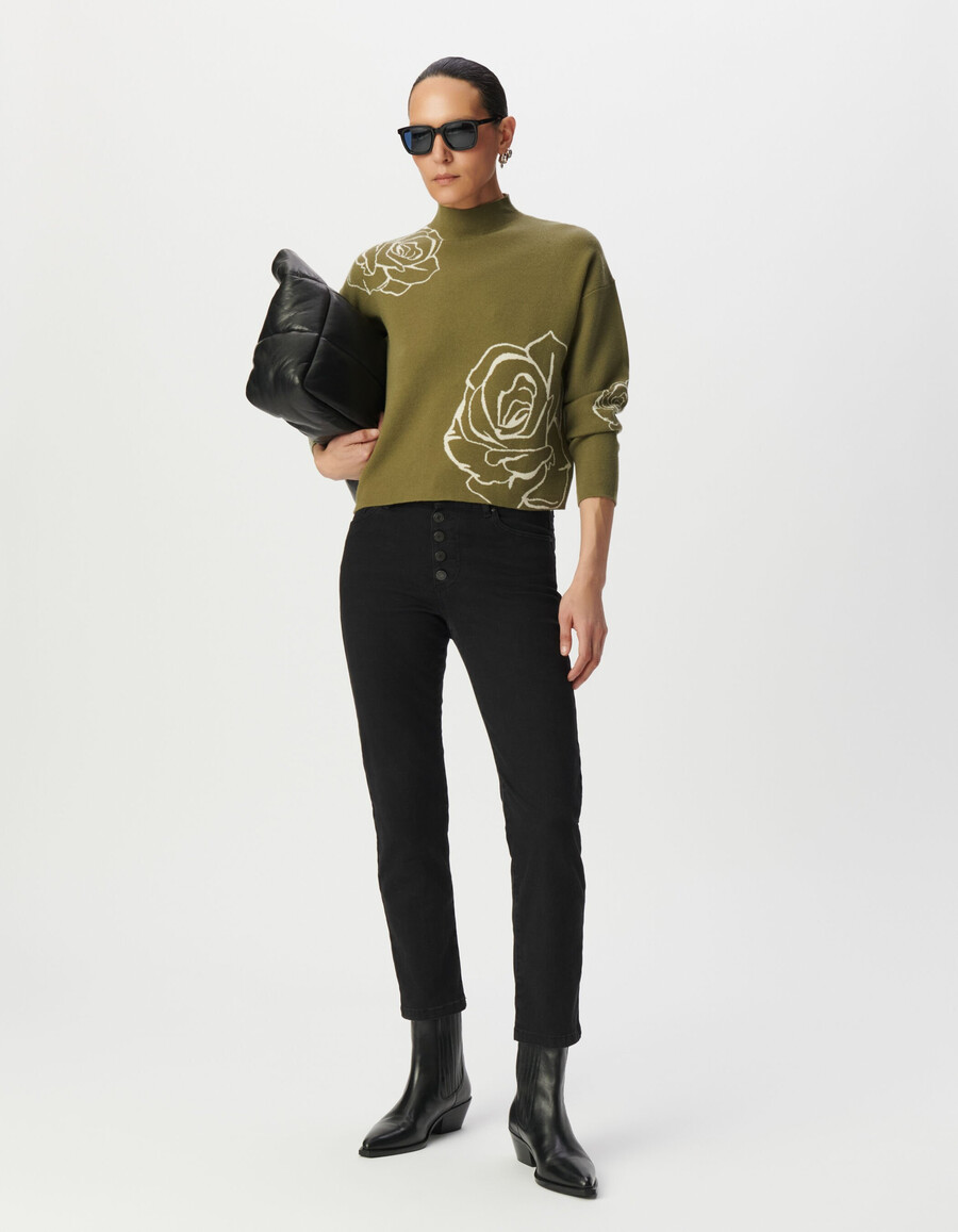 suéter de cuello alto de punto jacquard con rosas verdes para mujer