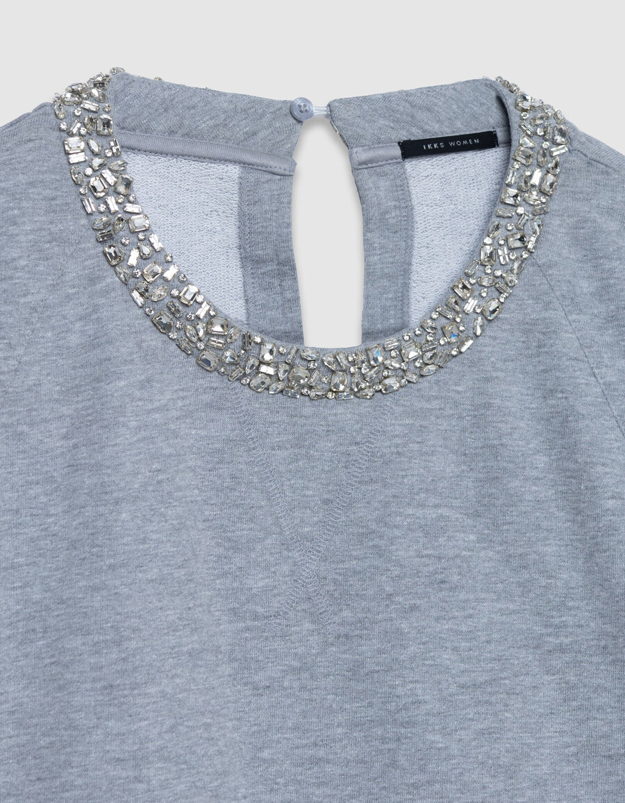sudadera gris extragrande con cuello joya para mujer