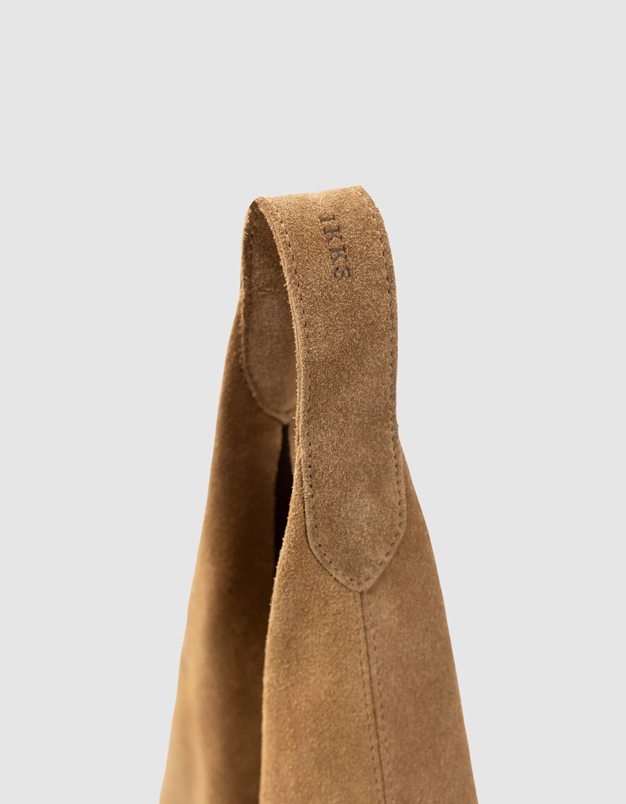bolso hobo de ante color camello
