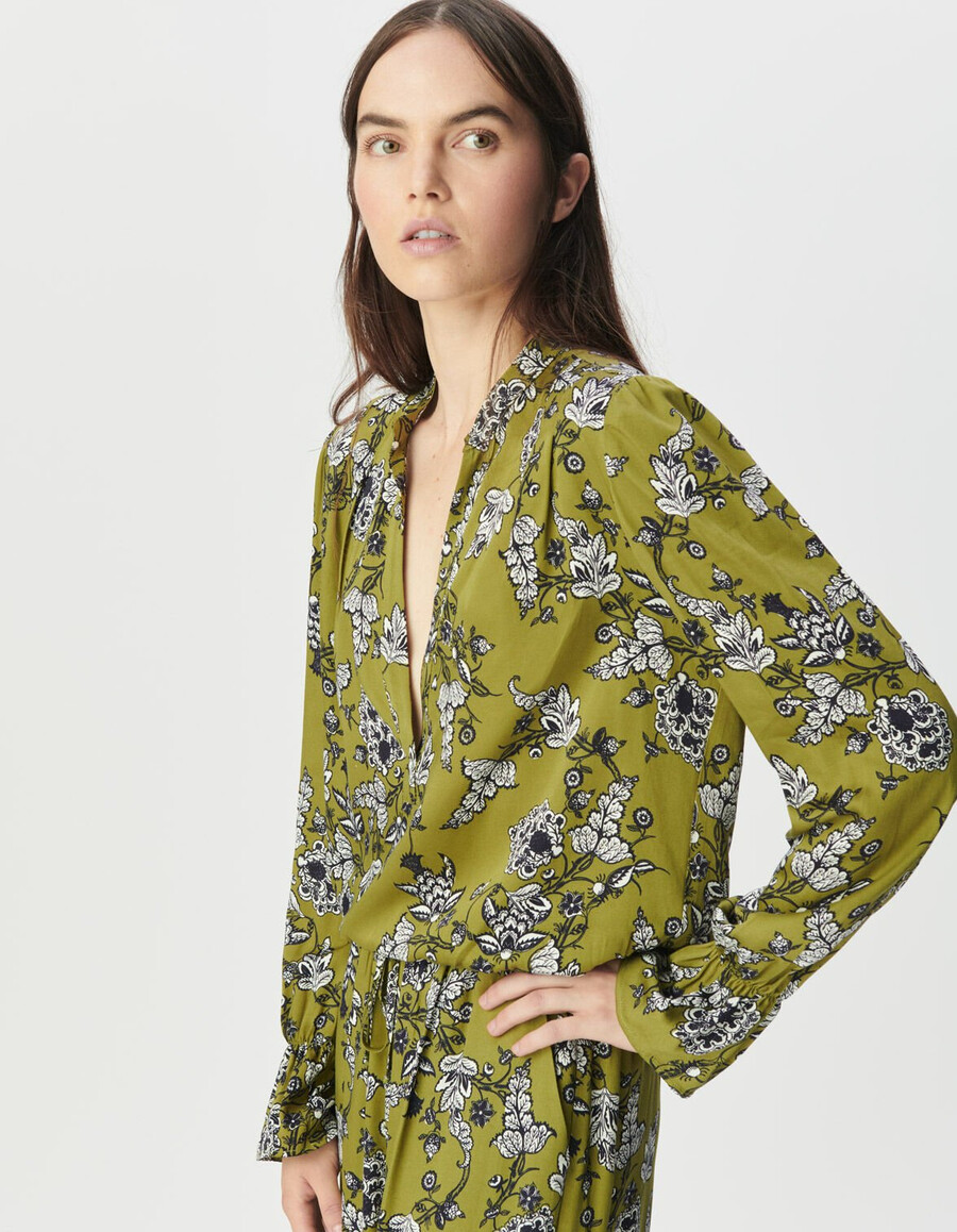 blusa verde fluida para mujer con estampado floral