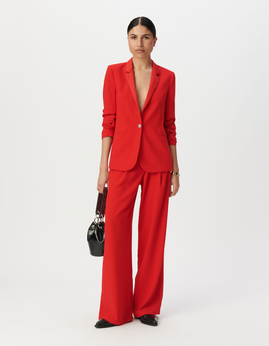 chaqueta de traje roja para mujer con mangas fruncidas