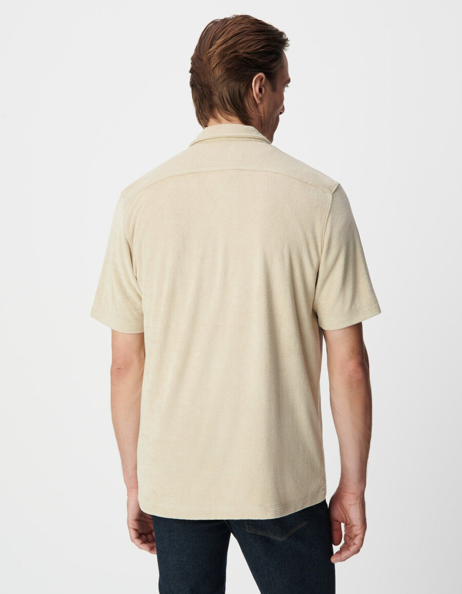 camisa regular de manga corta de rizo beige para hombre