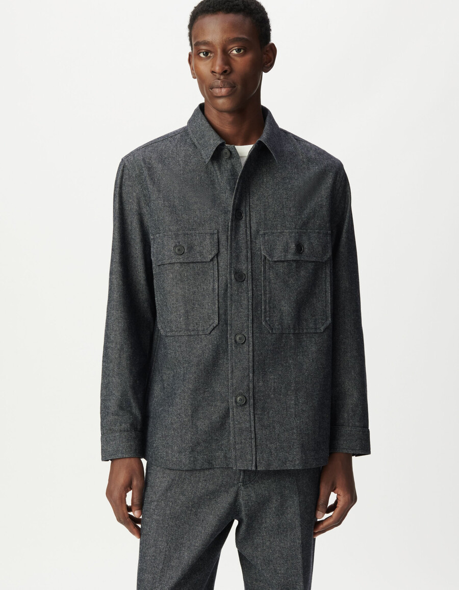 camisa de lona semilisa regular para hombre en azul marino