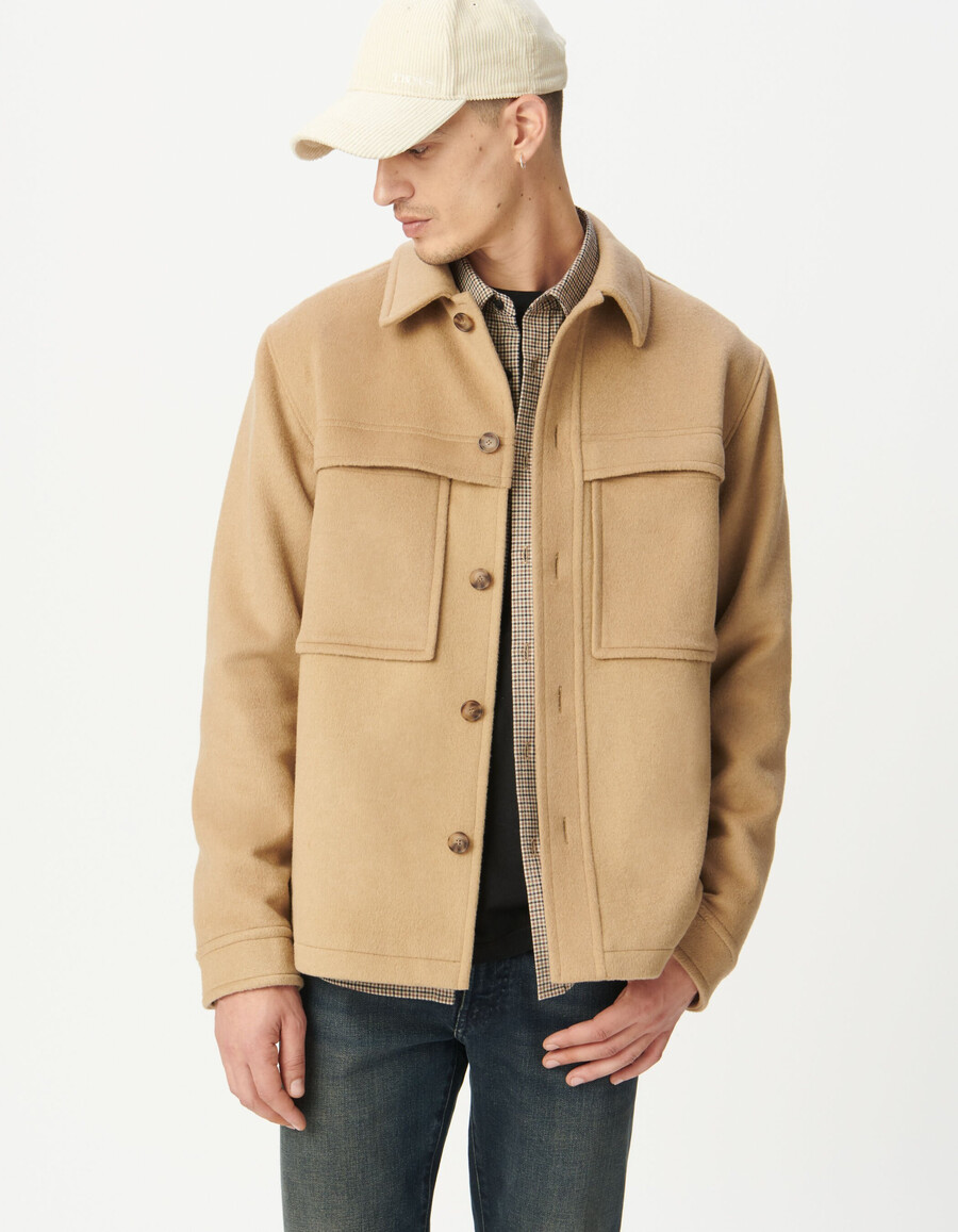 camisa multibolsillos de lana beige para hombre