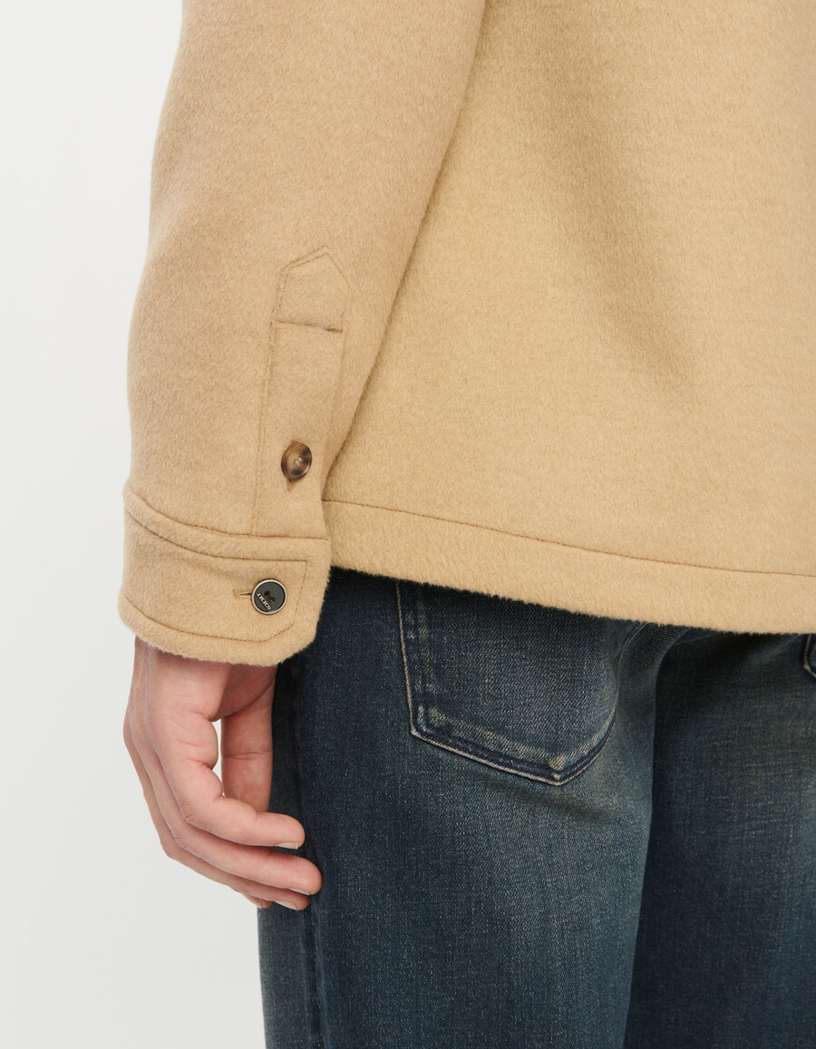 camisa multibolsillos de lana beige para hombre