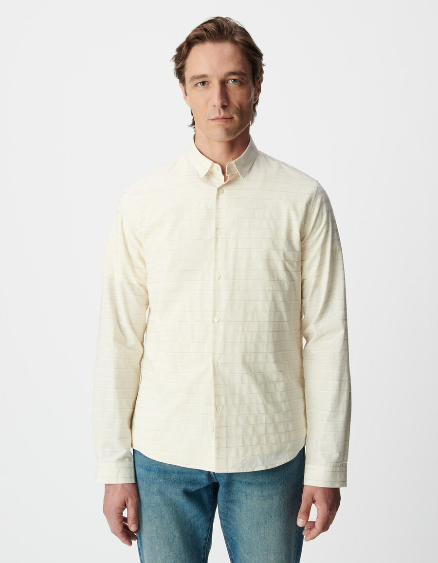 camisa entallada color crudo con estampado de rayas horizontales para hombre
