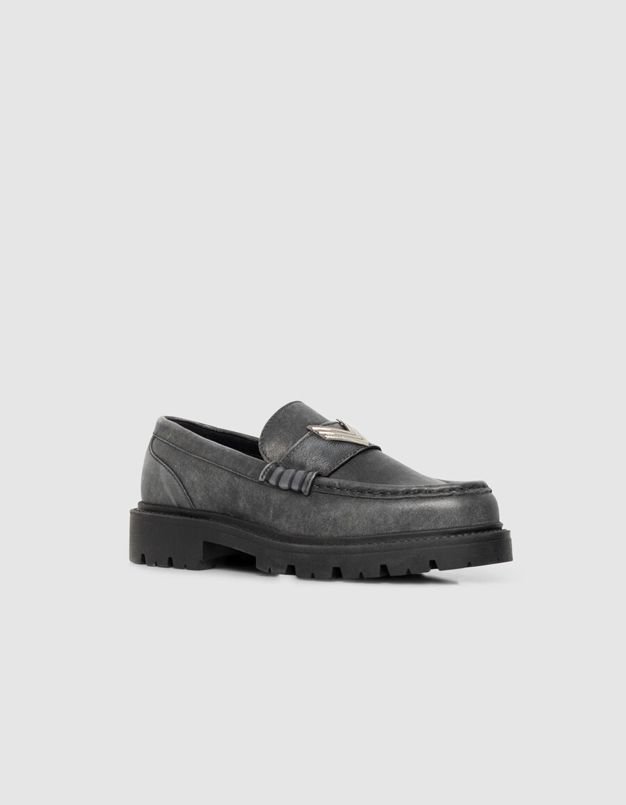 mocasines de piel gris para mujer con suela con tacos
