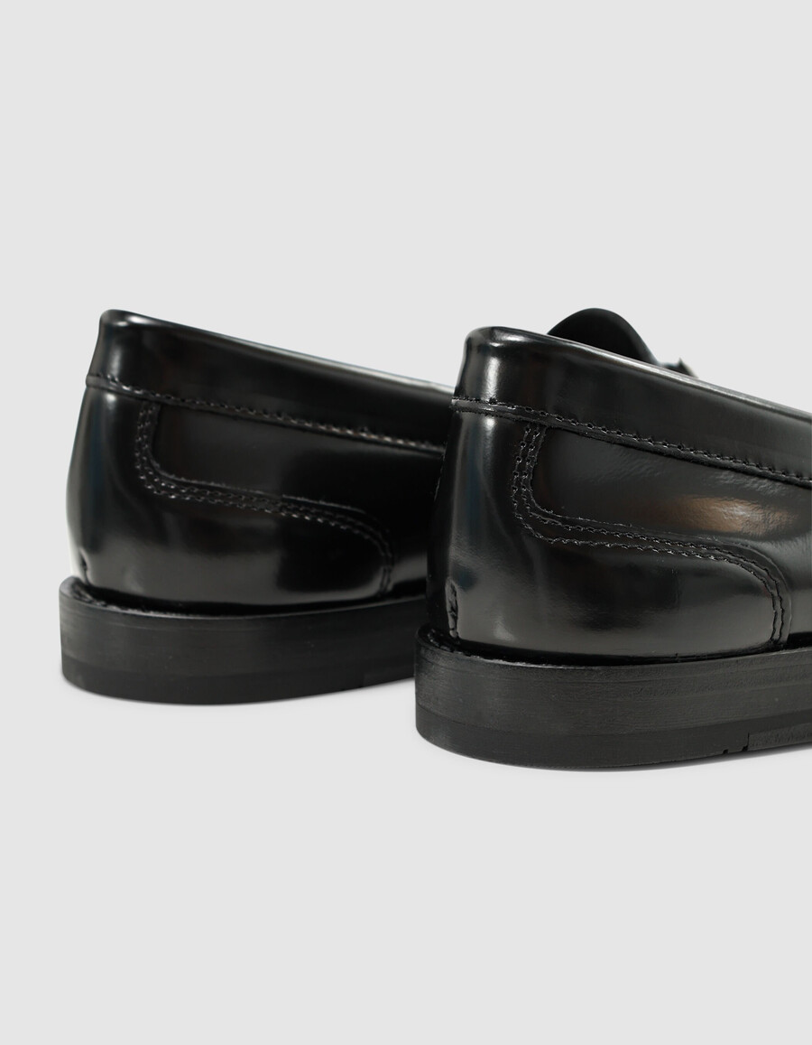 mocasines de piel glacé negra para mujer
